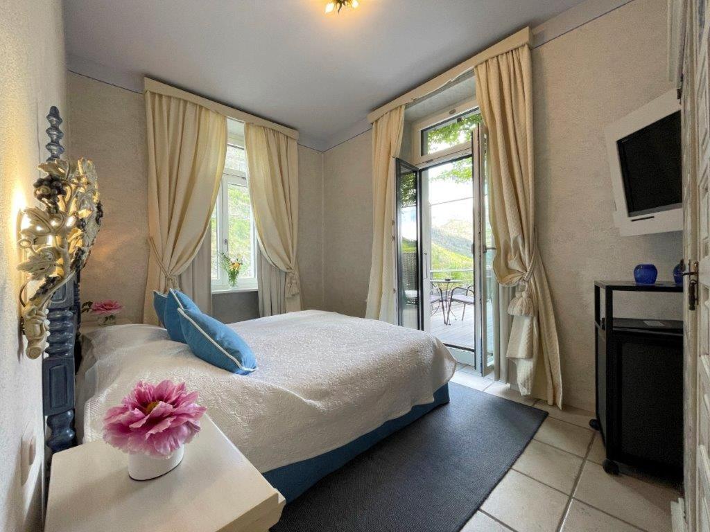 Bed and Breakfast Ristorante Della Stazione Da Yanelo Интранья Экстерьер фото