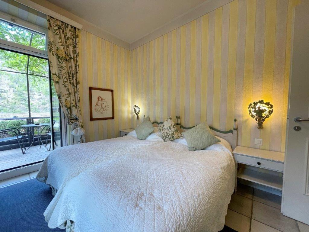 Bed and Breakfast Ristorante Della Stazione Da Yanelo Интранья Экстерьер фото