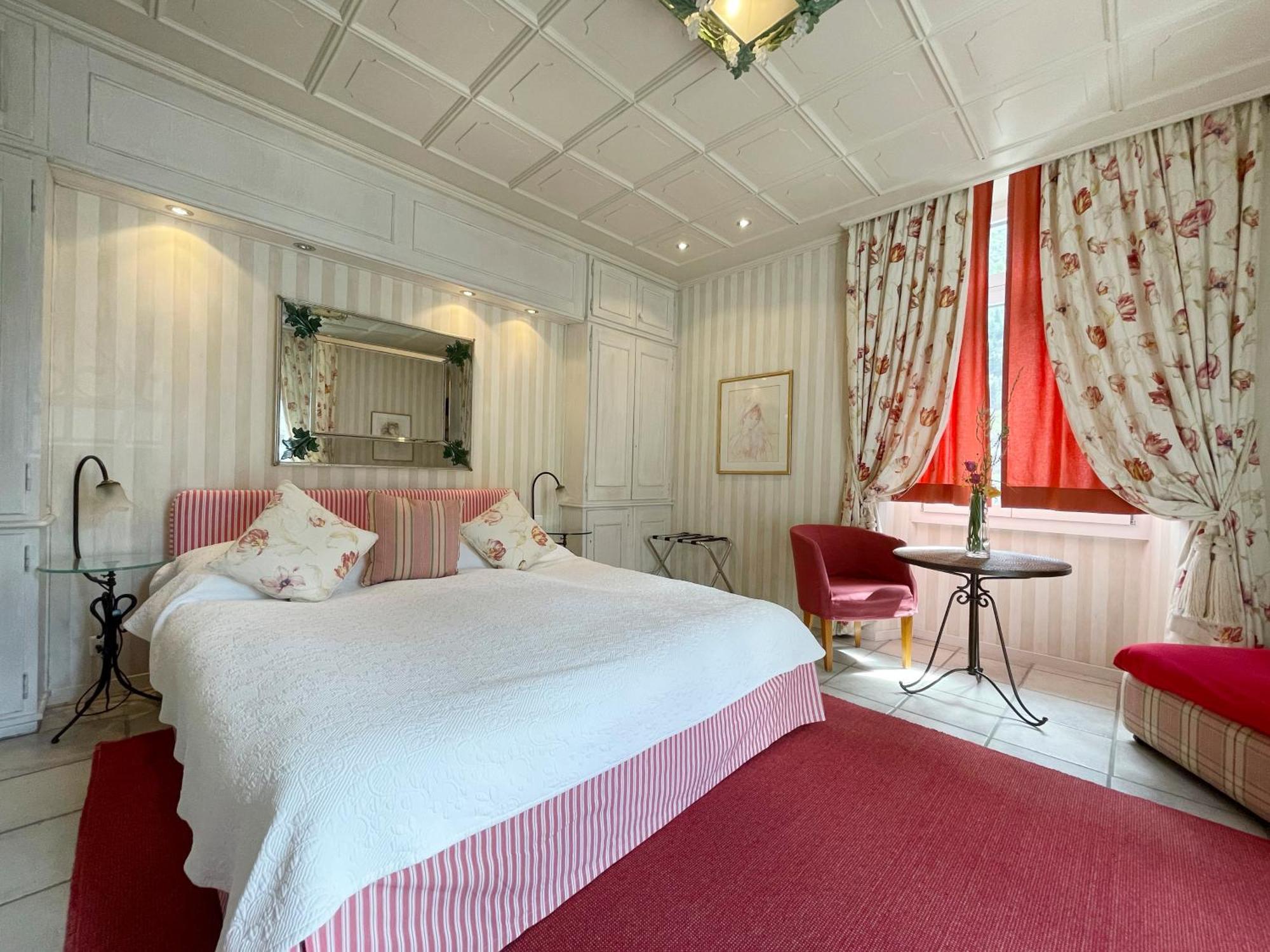 Bed and Breakfast Ristorante Della Stazione Da Yanelo Интранья Экстерьер фото