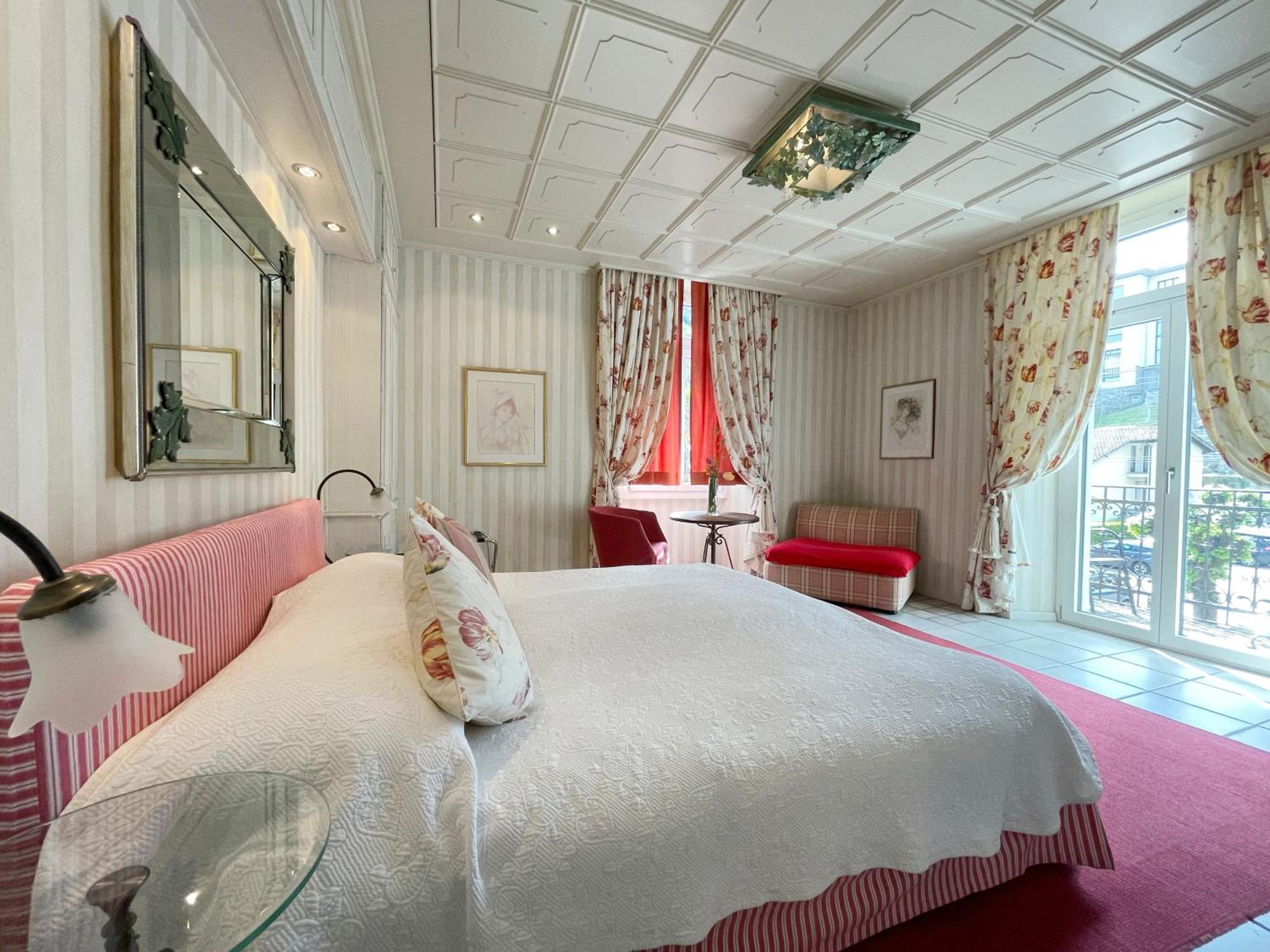 Bed and Breakfast Ristorante Della Stazione Da Yanelo Интранья Экстерьер фото