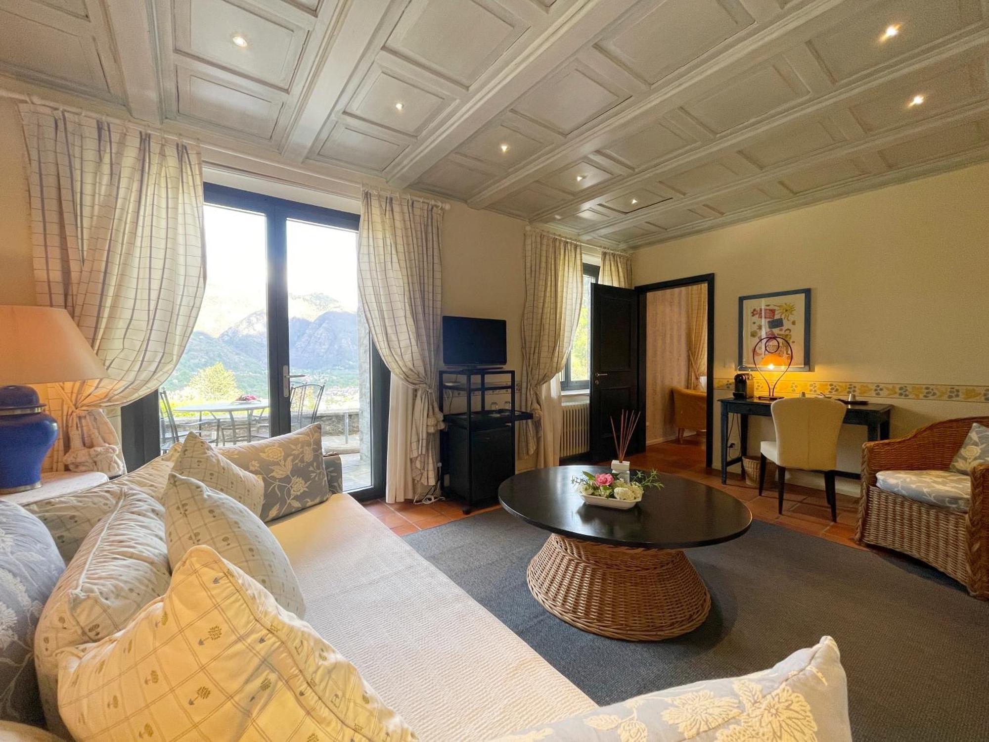 Bed and Breakfast Ristorante Della Stazione Da Yanelo Интранья Экстерьер фото